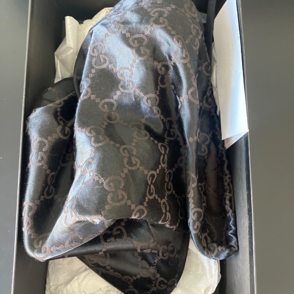 Gucci female strap heels - Picture 3 of 7